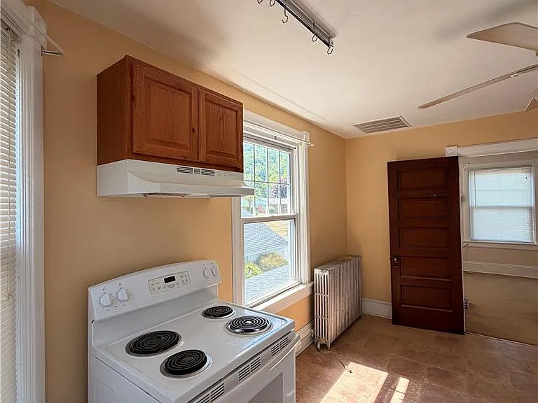 203 Easton Rd — Photo 12