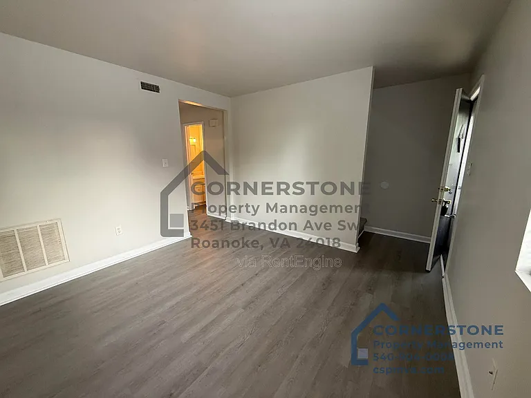 106 Lee Ave NE #10 — Photo 7