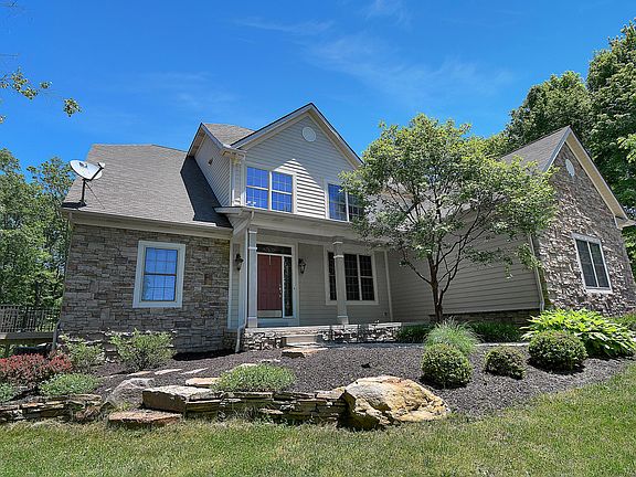2nd image of 101 Hawks Cove Ct
