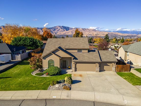 2nd image of 609 Briarwood Drive