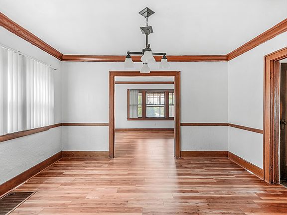 4th image of 1840 Union Ave SE