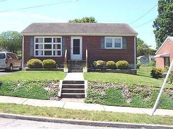 2nd image of 822 Palmer Ave