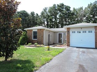 7 Arms Ct, Brick, NJ 08723