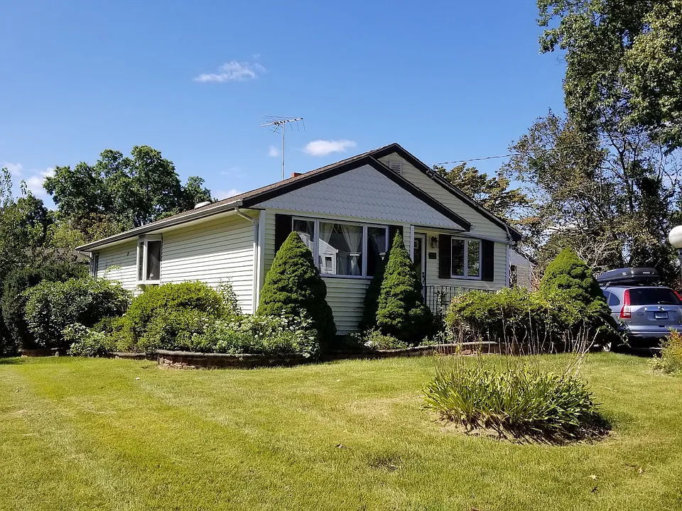27 Donald Ct