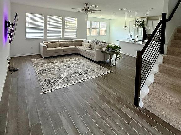 5th image of 2909 Saint Regis Dr
