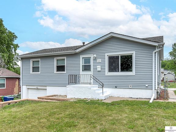 3rd image of 1207 Sunny Ln
