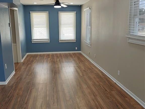 5th image of 3820 Broadway St