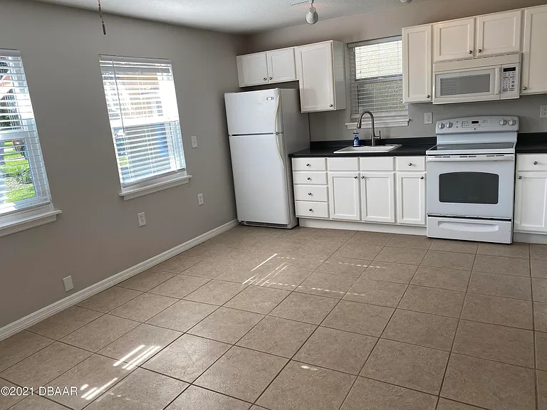 914 N Wild Olive Ave #910 — Photo 8