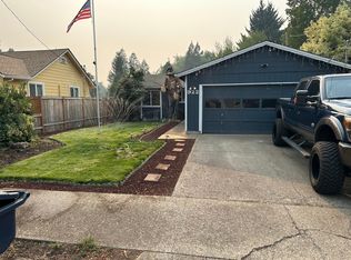 922 3rd Pl, Springfield, OR 97477