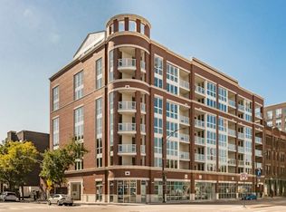 Arco Old Town, Chicago, IL 60610