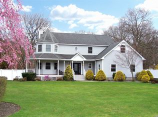 36 Rosedale Ave, Medford, NY 11763