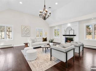 15 Candlestick Ln, Upper Saddle River, NJ 07458