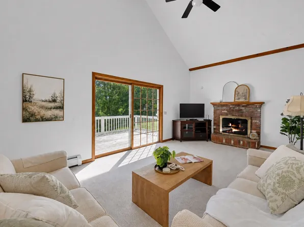 320 Marshall St, Paxton, MA 01612