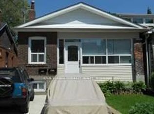 302 Springdale Blvd, Toronto, ON M4C 2A2