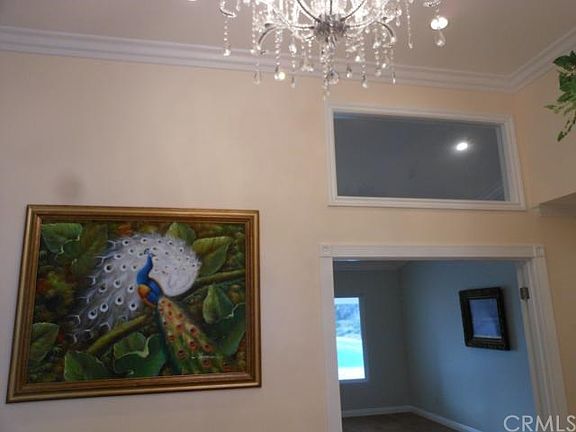 4th image of 945 N Hunters Hill Dr