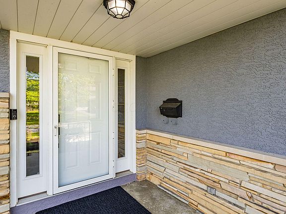 4th image of 1293 Ducrest Dr S