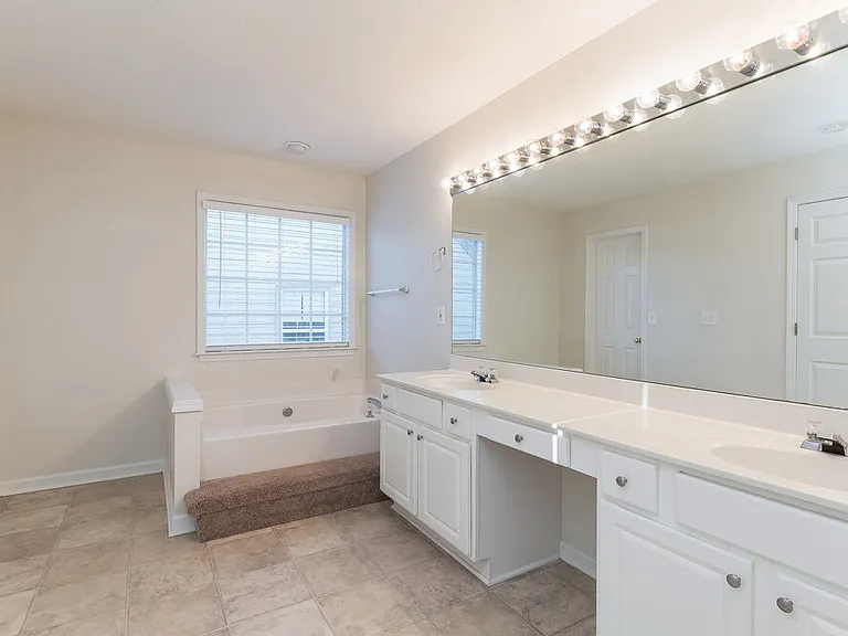 3740 Ridgefair Dr — Photo 13