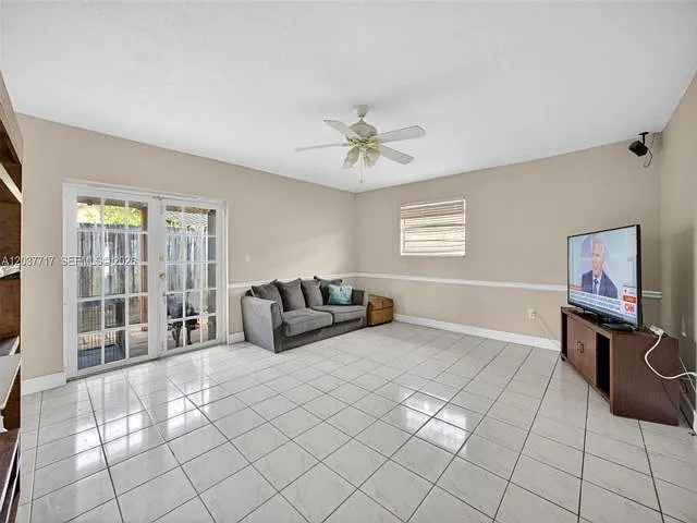 4 bed, 3.0 bath, 1802 sqft, $3,850 — Photo 3