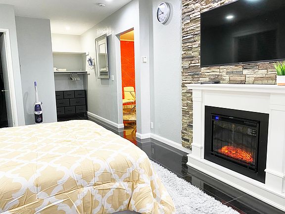 3rd image of 2250 E 20th St #2