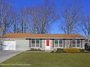 899 Bellwood Dr, Toms River, NJ 08753