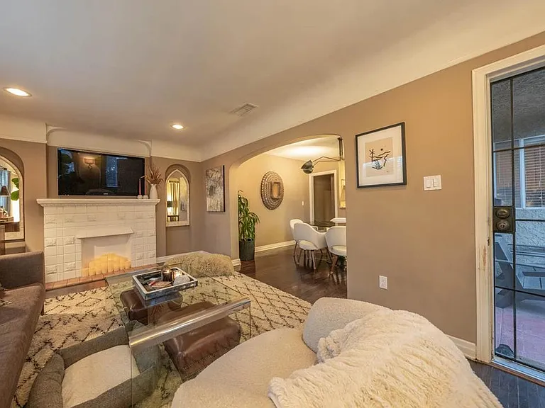 1298 S Cloverdale Ave #1298 — Photo 7