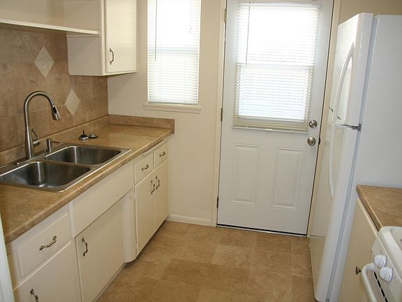 3rd image of 3151 Luna Ave