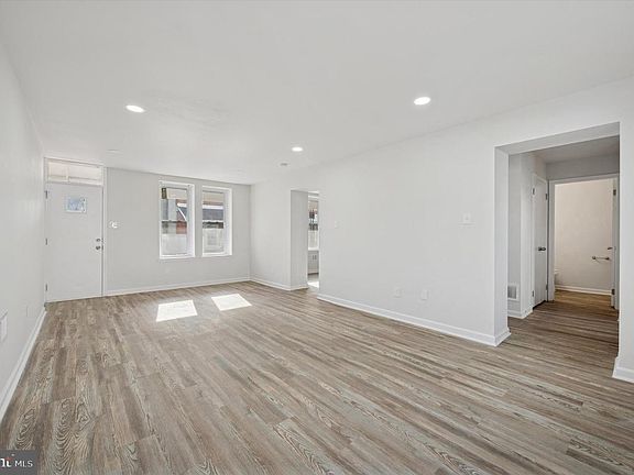 4th image of 5611 Appletree St