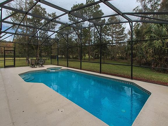 2nd image of 902 Fairmeadows Ct