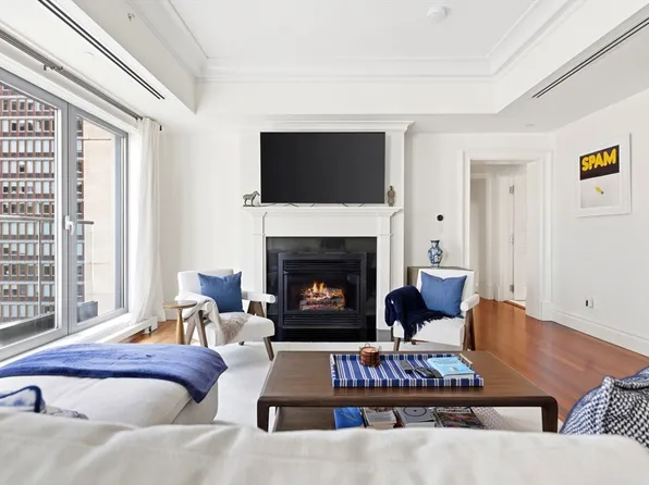 776 Boylston St Unit E10g, Boston, MA 02199