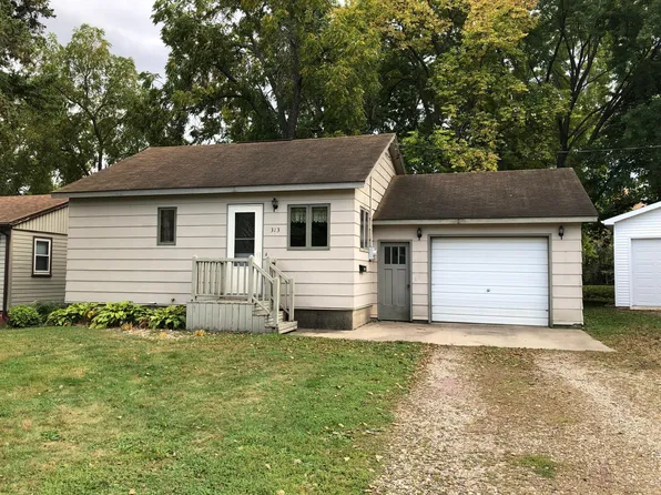 313 River St, Jackson, MN 56143