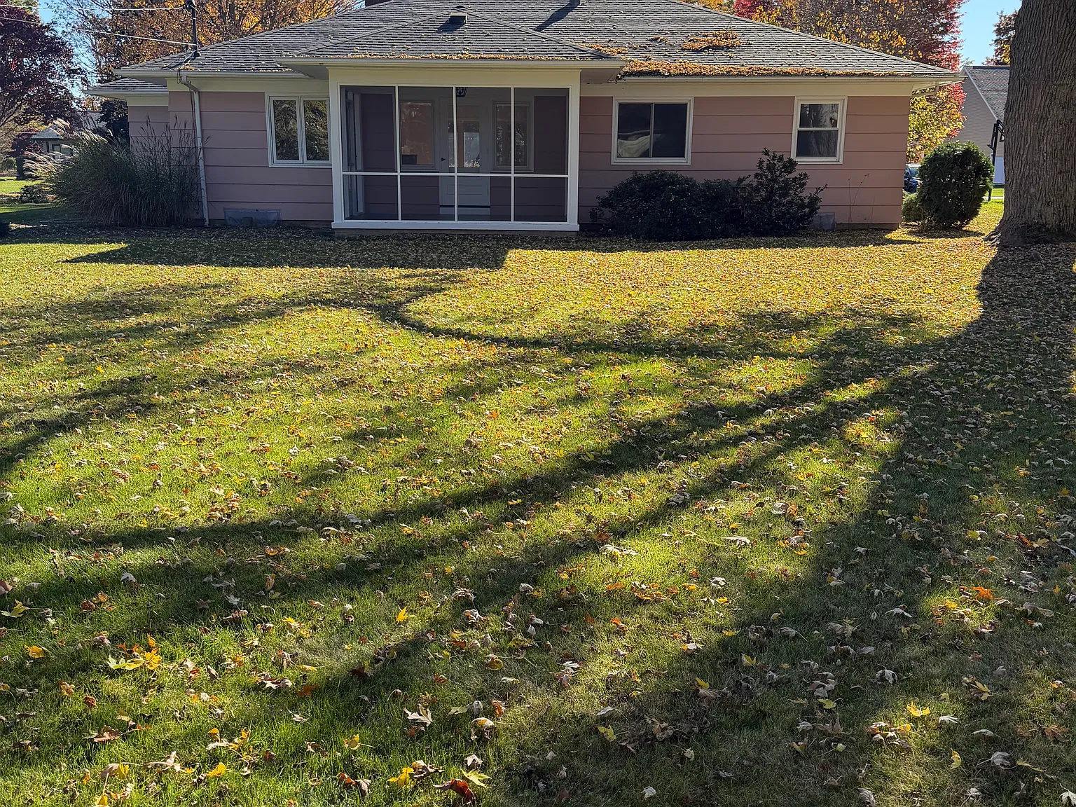 3 bed, 1360 sqft, $3,200 — Photo 2