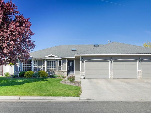1432 S 68th Ave, Yakima, WA 98908