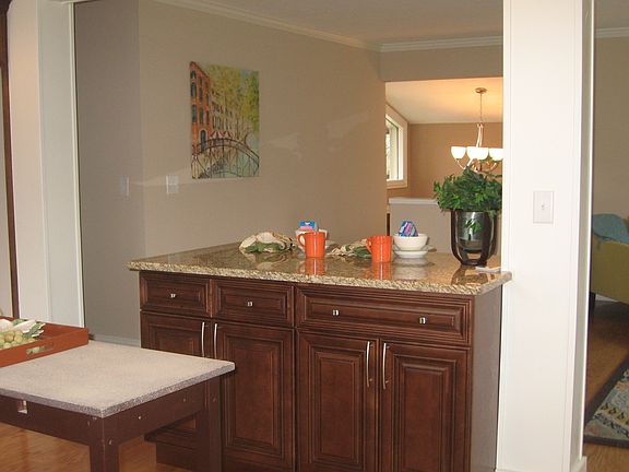 4th image of 7356 Cromwell Dr