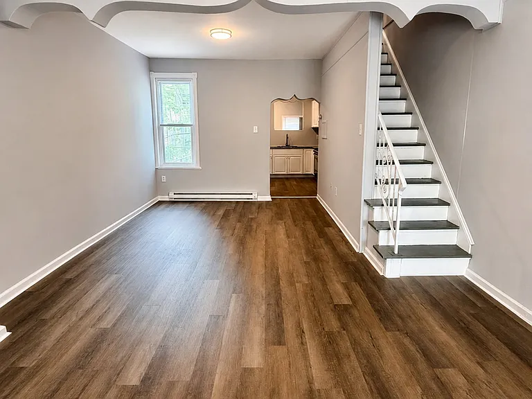 5024 Parrish St — Photo 2