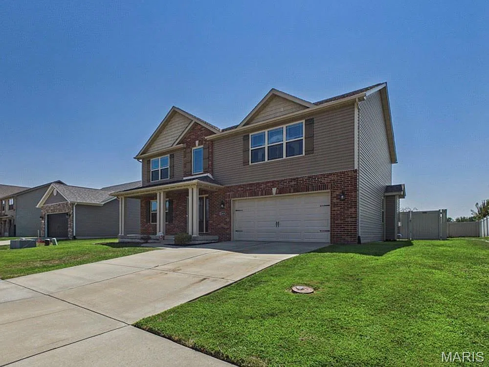4 bed, 3209 sqft, $3,500 — Photo 2
