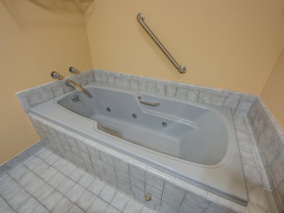2nd image of 303 Flanagans Ln
