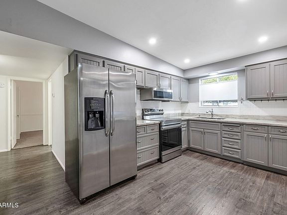 4th image of 10829 W ABBOTT Avenue