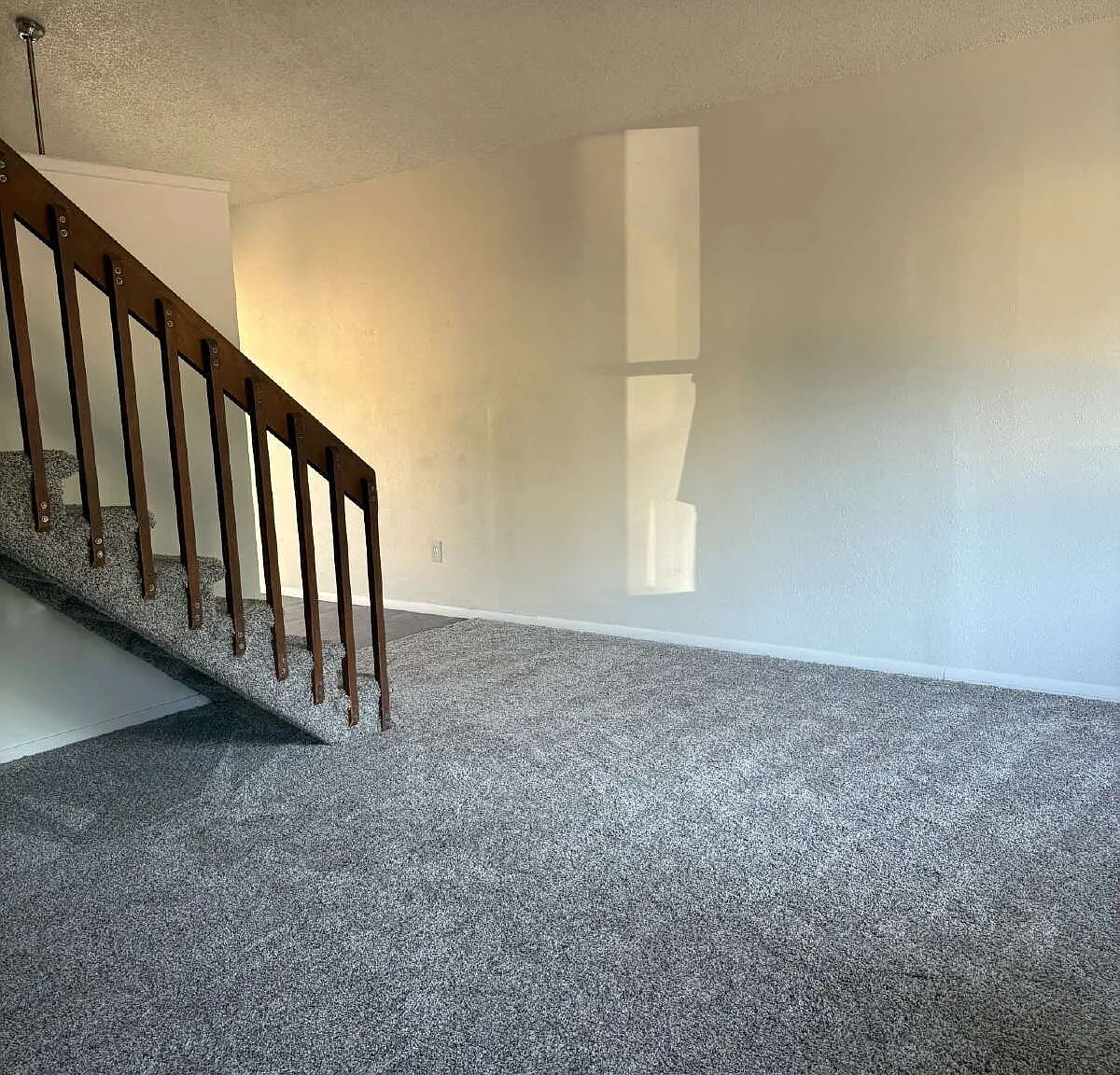 2 bed, 1.0 bath, 919 sqft, $1,685 — Photo 2