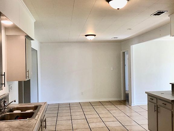 4th image of 212 Norman Dr