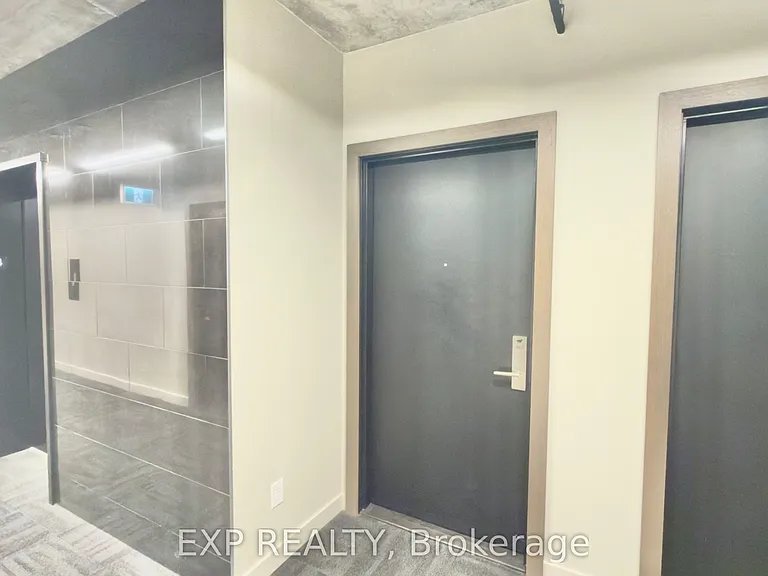 458 Richmond St W #401 — Photo 7