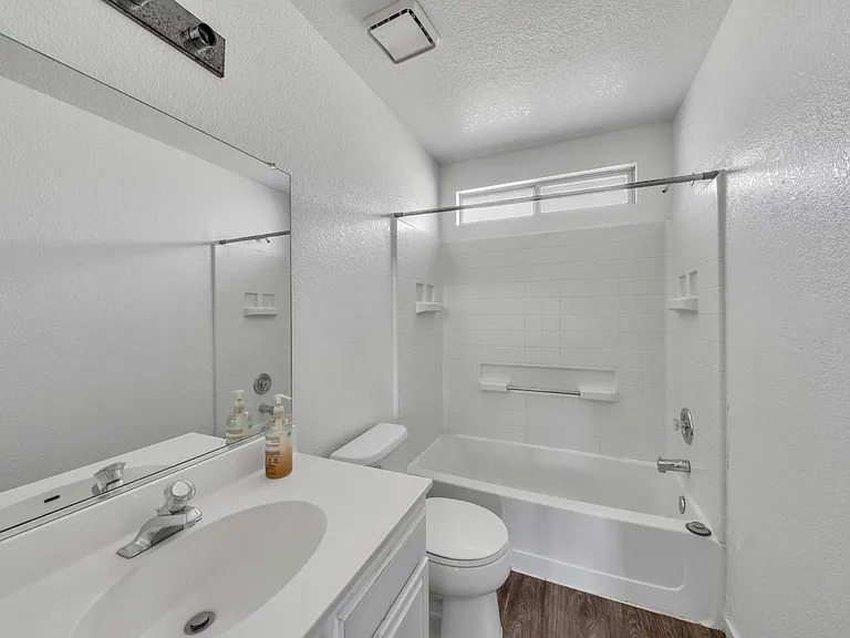 1620 Marinette Ct — Photo 11