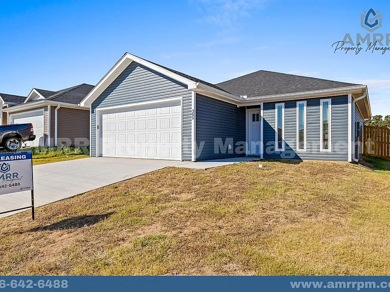 305 Abundance Ln — Photo 2