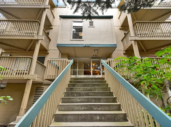 377 Mandarin Dr APT 305, Daly City, CA 94015