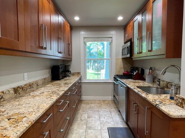 89 Crescent St #1