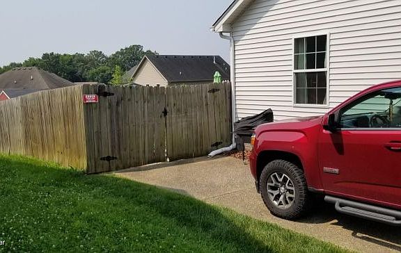3rd image of 576 Birchwood Cir