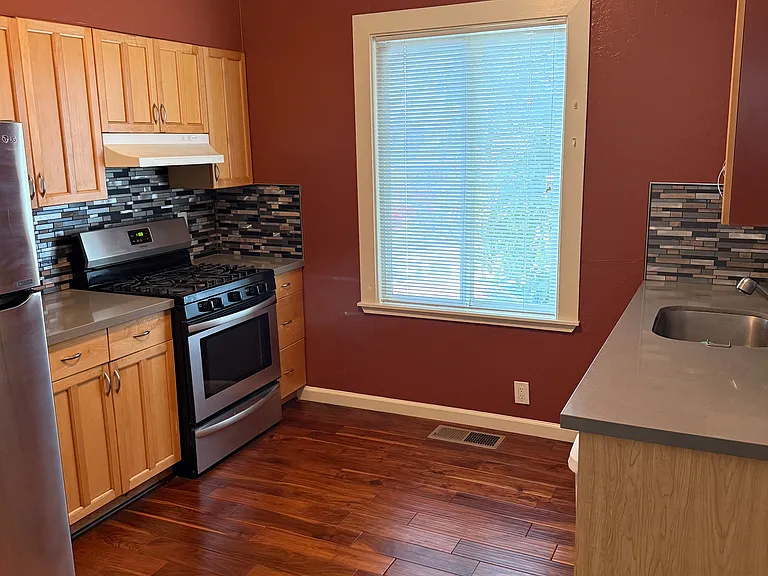 1615 Oregon St #1 — Photo 2