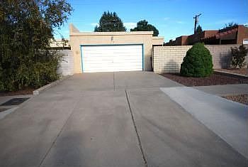 1st image of 616 Ortiz Dr NE