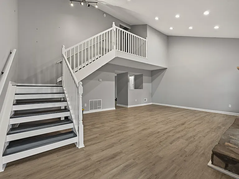 253 Toweridge Dr SW — Photo 4