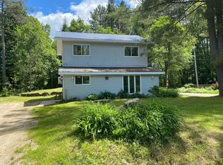 31 Hutcheson Beach Rd, Huntsville, ON P1H 1N4