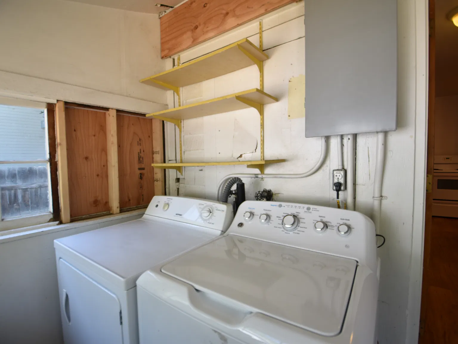 4 bed, 1.5 bath, $4,680 — Photo 1